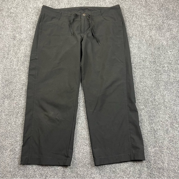 PATAGONIA Women’s Black Cropped Hiking Pants Capri Drawstring waist size: 10 - Picture 1 of 8